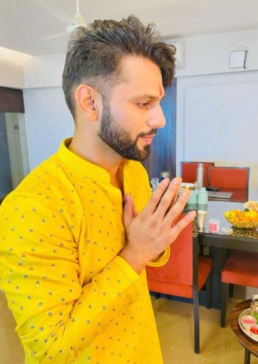 Rahul Vaidya Disha Parmar Ganesh Chaturthi Pictures