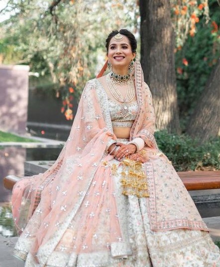 Pastel chooda bride