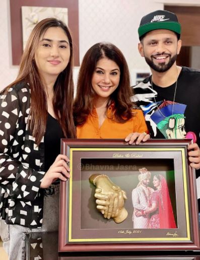 Disha Parmar Rahul Vaidya Bhavna Jasra wedding gift