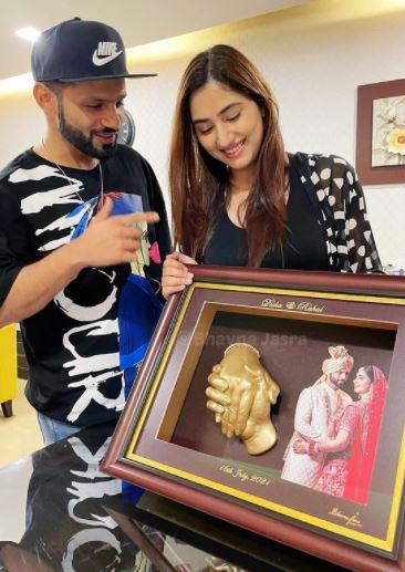 Disha Parmar Rahul Vaidya Bhavna Jasra wedding gift
