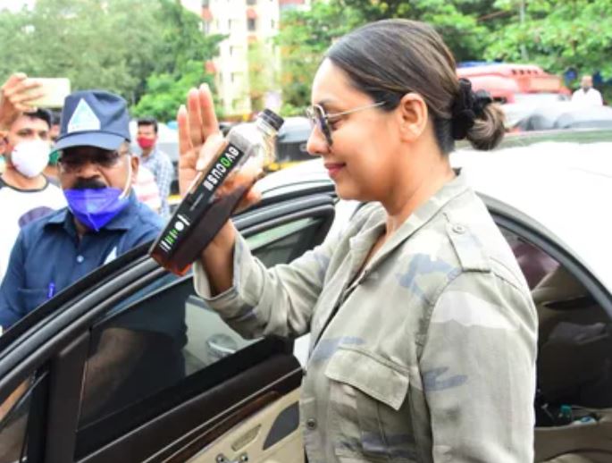 gauri khan black water