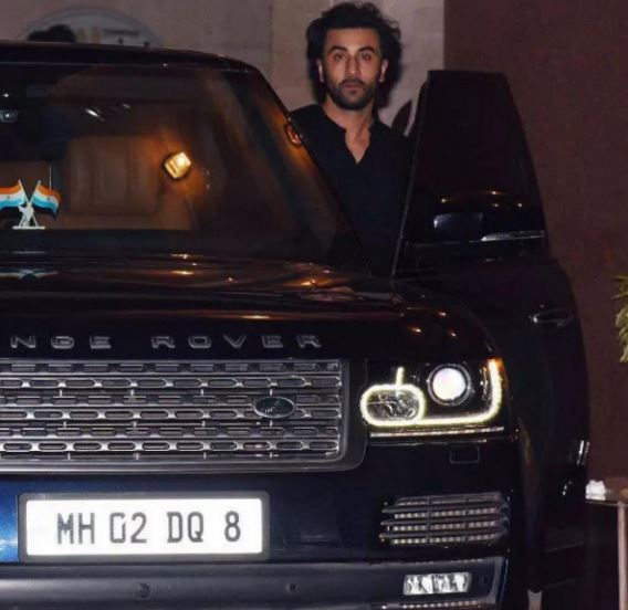Ranbir Kapoor range rover 