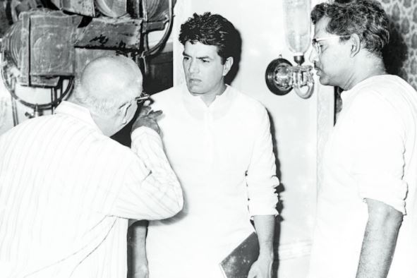 Dharmendra hrishikesh mukherjee chupke chupke