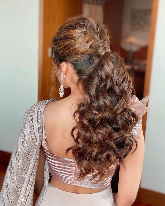 41 Modern Trendy Hairstyle For Saree You Must Try in 2023-gemektower.com.vn