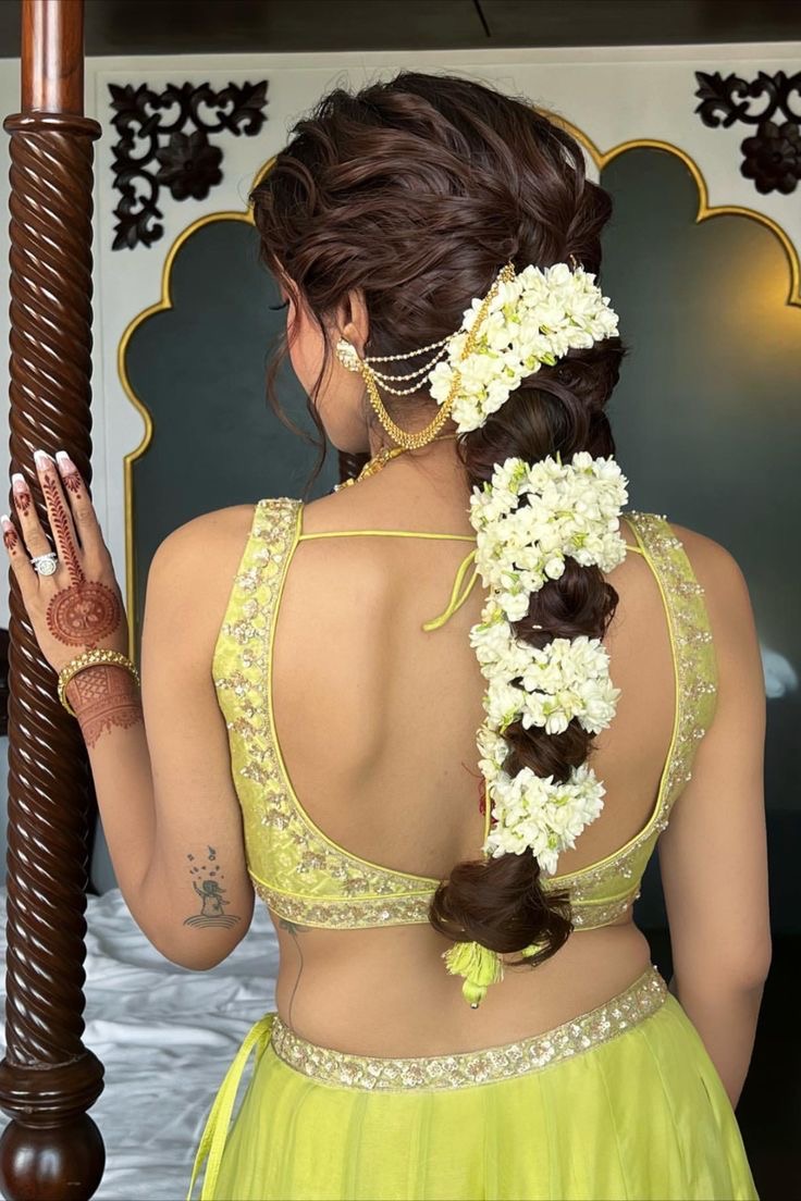 Are you looking for best bun hairstyle for lehenga!💃🏻 | Are you looking  for best bun hairstyle for lehenga!💃🏻 | By Magical HairstyleFacebook