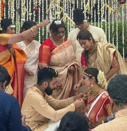 mouni roy husband suraj nambiar wedding pictures