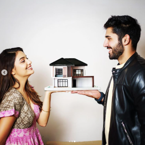 Divya agarwal Varun sood house pictures