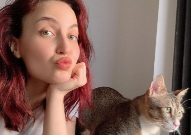 Elli Avrram cat charlie