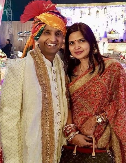 Kumar vishwas wife manju sharma love story
