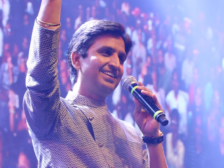 kumar vishwas