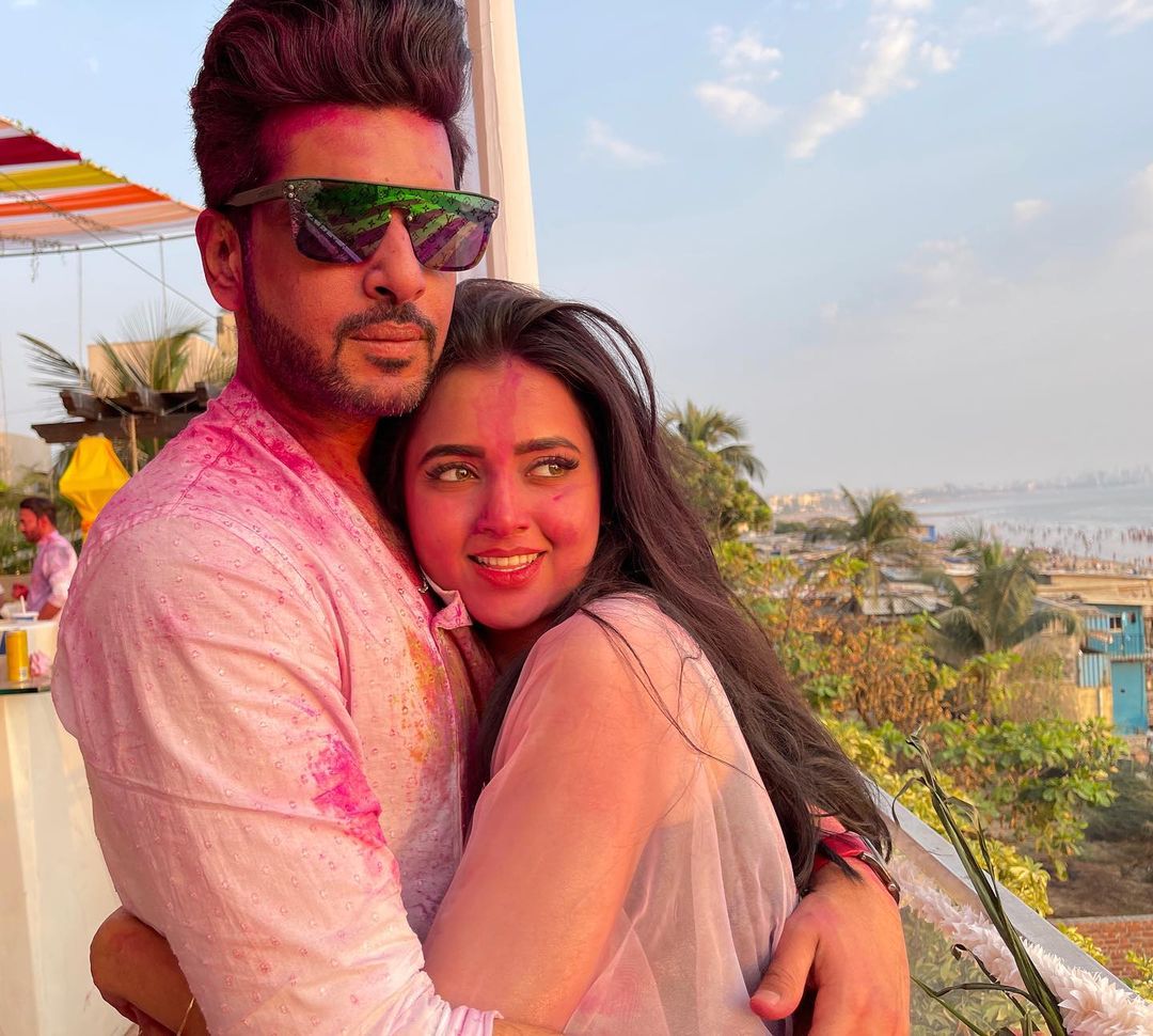 karan kundrra tejasswi prakash holi celebration
