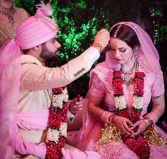 neha bhasin brother anubhav bhasin wife Anna Ukraine 