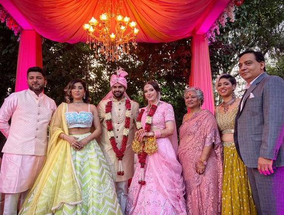 neha bhasin brother anubhav bhasin wife Anna Ukraine 