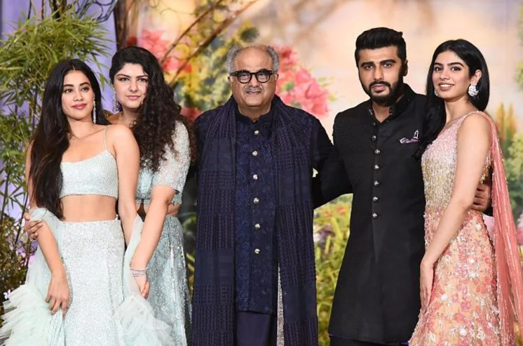 boney kapoor arjun kapoor anshula kapoor khushi kapoor janhvi kapoor