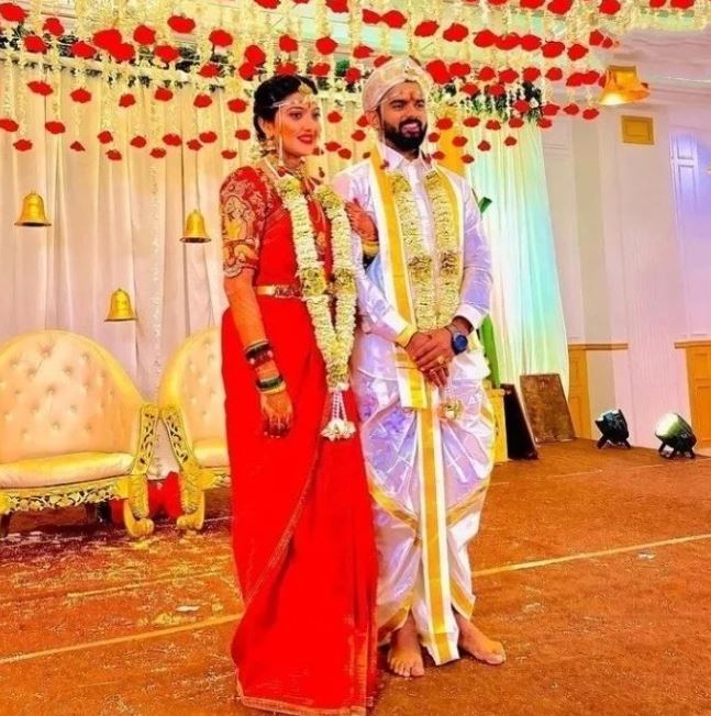 ias srushti deshmukh wedding