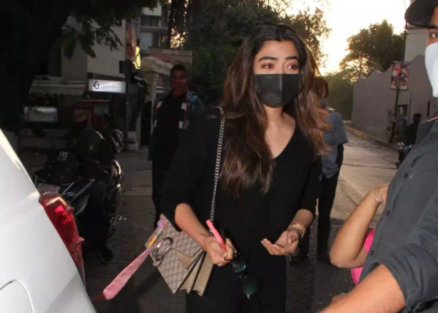 Rashmika Mandanna's Gucci sling bag