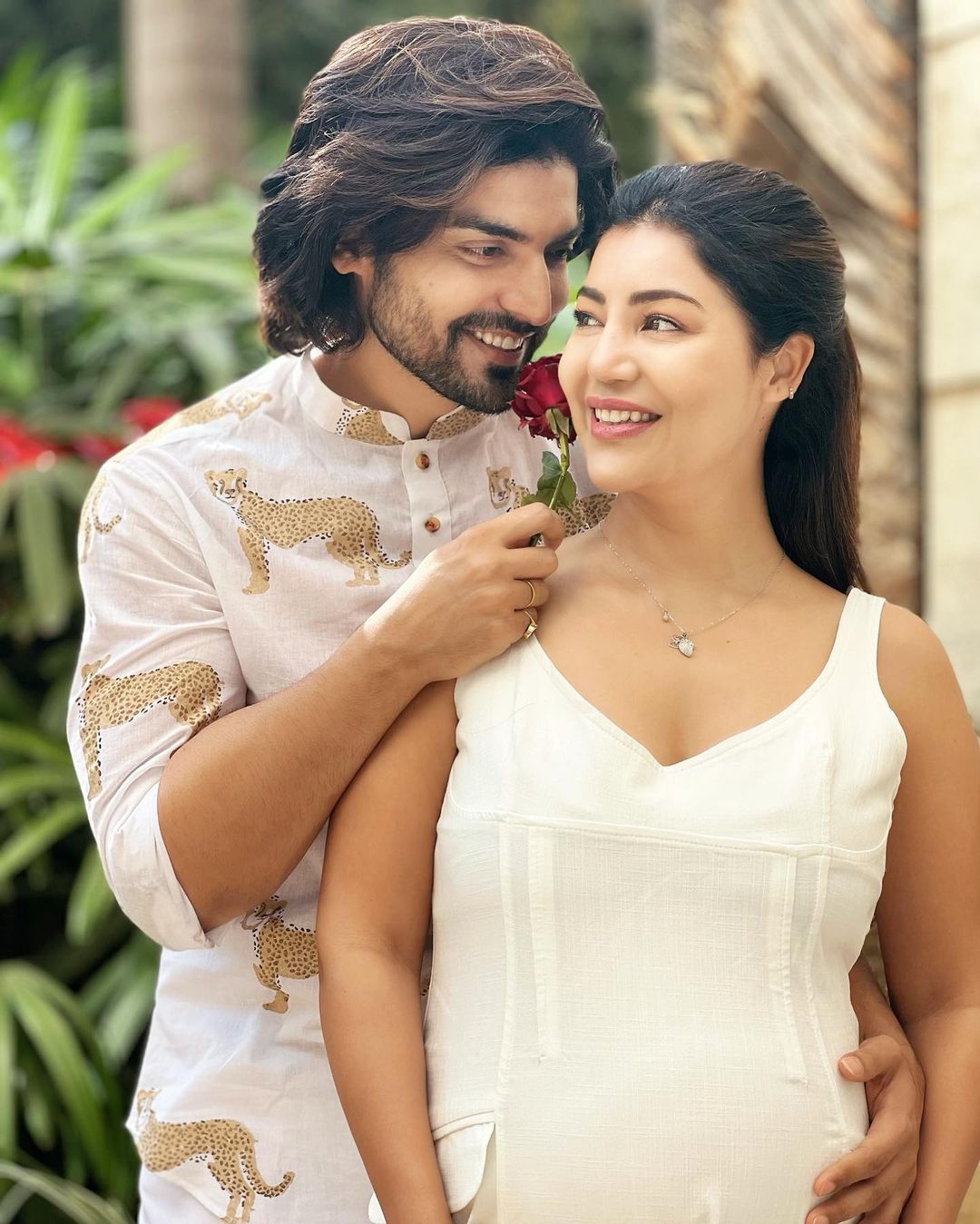 Debina Gurmeet Share Photos After Baby Birth | देबिना गुरमीत ने बेटी के  जन्म के बाद शेयर कीं फोटोज