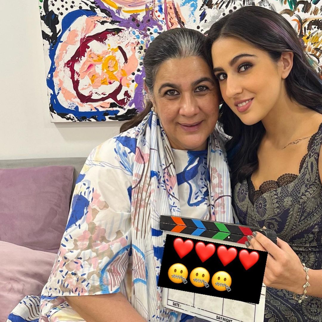 sara ali khan and mom