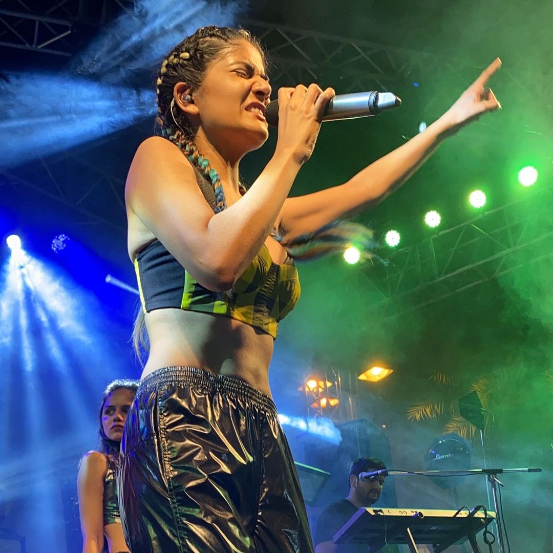 Kumar Mangalam Birla Daughter Ananya Birla Bold Pictures Singer