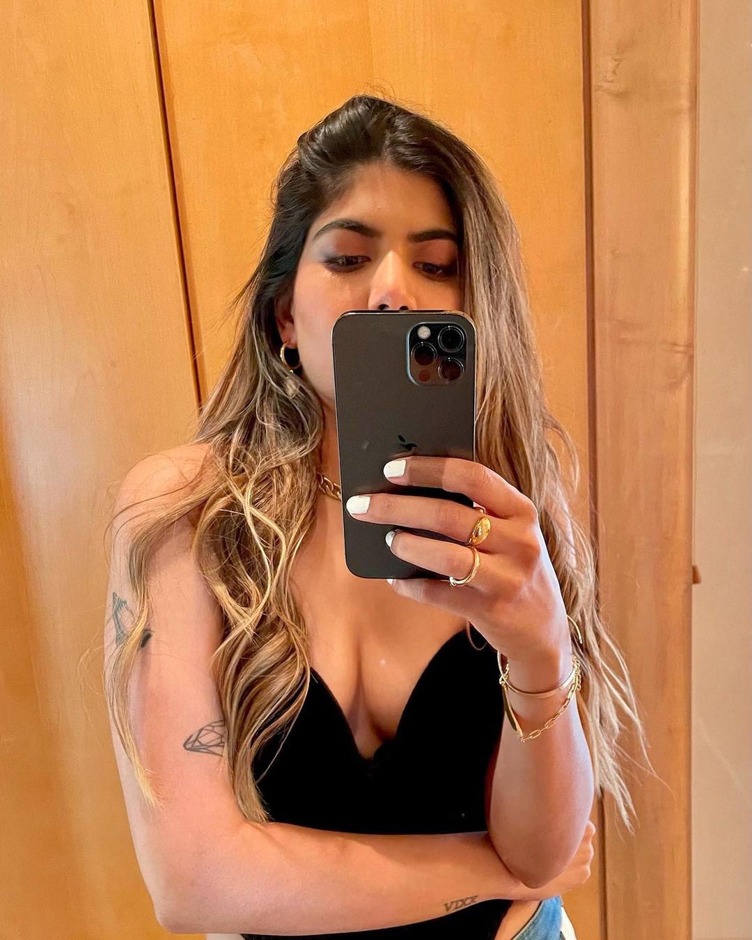 Kumar Mangalam Birla Daughter Ananya Birla Bold Pictures Singer