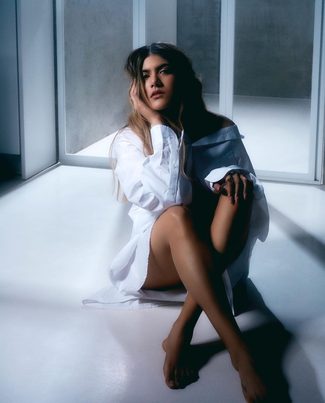 Kumar Mangalam Birla Daughter Ananya Birla Bold Pictures Singer
