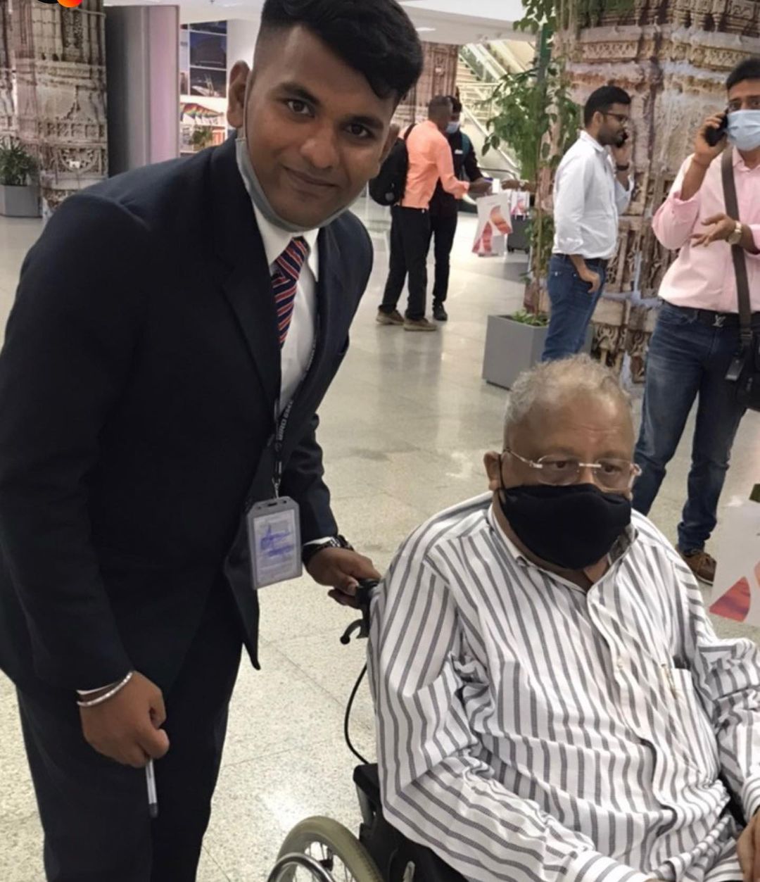 Rakesh Jhunjhunwala Survived By Wife, Rekha And 3 Children Story Of A Regular Boy To A Billionaire