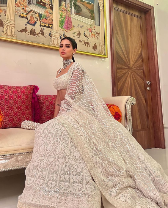 khushi kapoor desi look