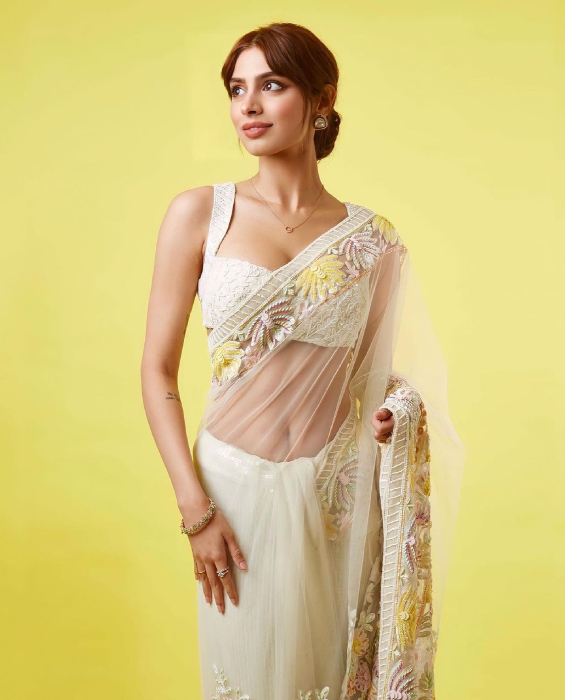 khushi kapoor desi looks