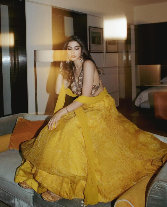 khushi kapoor desi looks