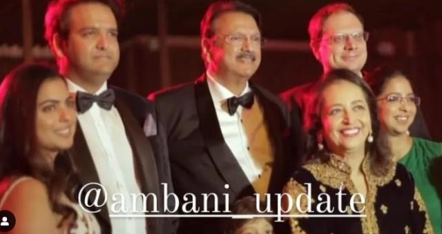 isha ambani with her in laws
