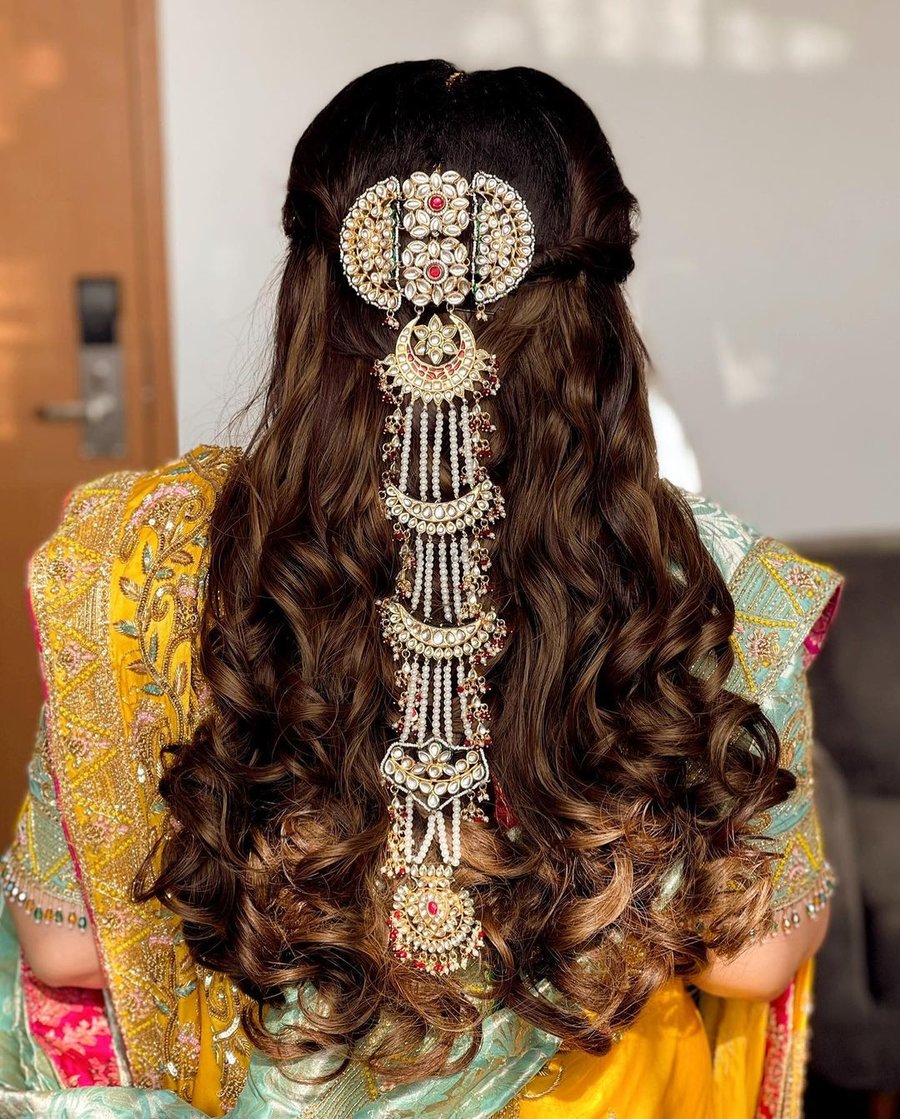 Hairstyles For Saree: साड़ी के साथ परफेक्ट लगते हैं ये 20 आसान हेयरस्टाइल्स  | Different Hairstyles For Saree