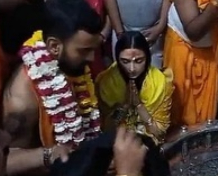 Kl Rahul and Athiya visited to mahakeslehwar temple