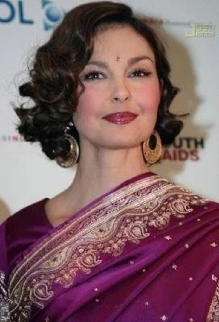 25 Hollywood Actresses Who Grabbed Eyeballs In Indian Sarees: Pamela  Anderson To Lady Gaga