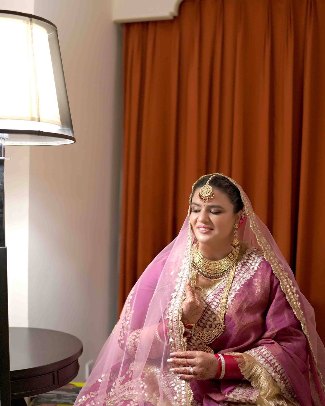 Plus-Size Bride Found Her Gorgeous 'Rani' Pink Wedding Lehenga On A Reality  Show