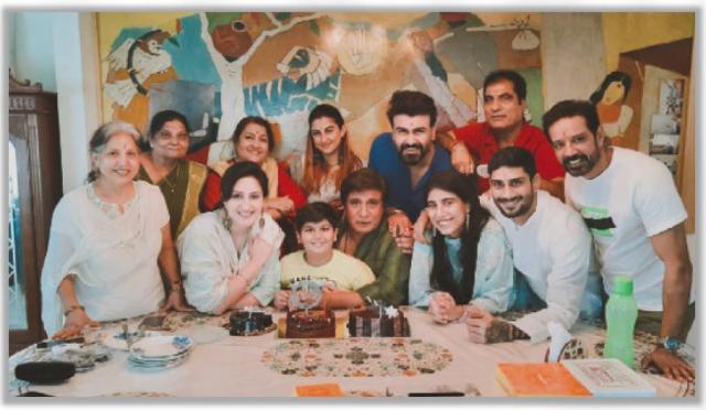 Raj Babbar And Family 