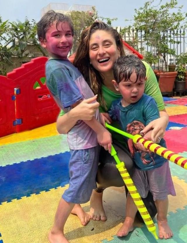 kareena with her sons