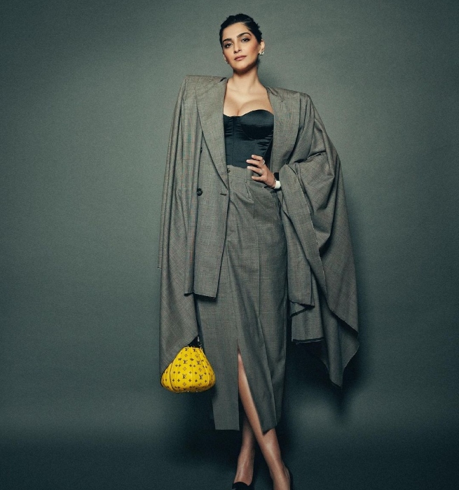 sonam kapoors pumpkin shaped bag