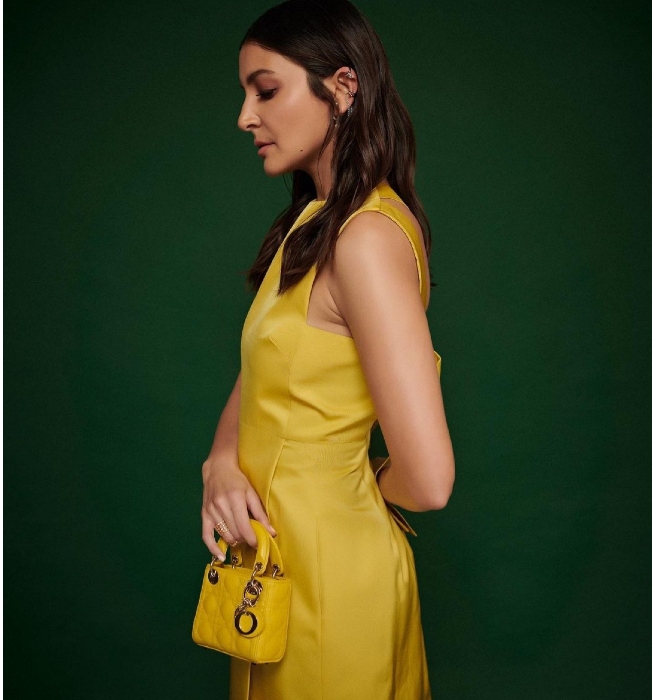 anuska square shaped