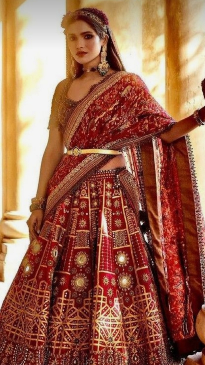 Golden Colored Gown Pattu Gown Pattu Dress Pattu Lehenga Dress Lehenga  Dress - Etsy UK | Pink silk dress, Silk dress, Mother daughter dress