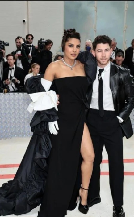 priyanka and nick at met gala 2023