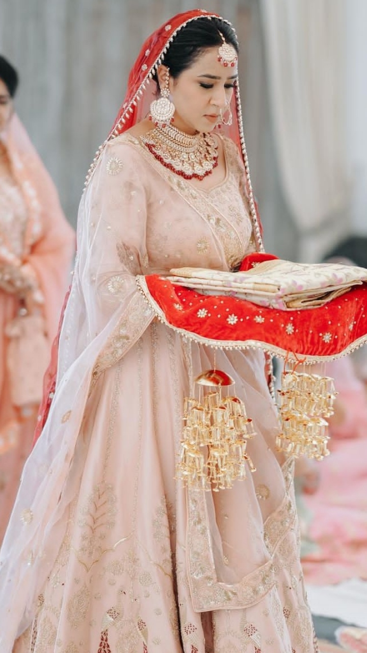 Beautiful Porcelain Doll Brown Ringlets & Mauve-Peach Gown & Bonnet w Cameo  | eBay