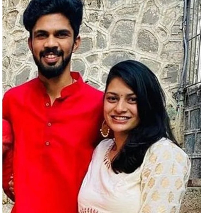 who is ruturajs wife, utkarsha pawar