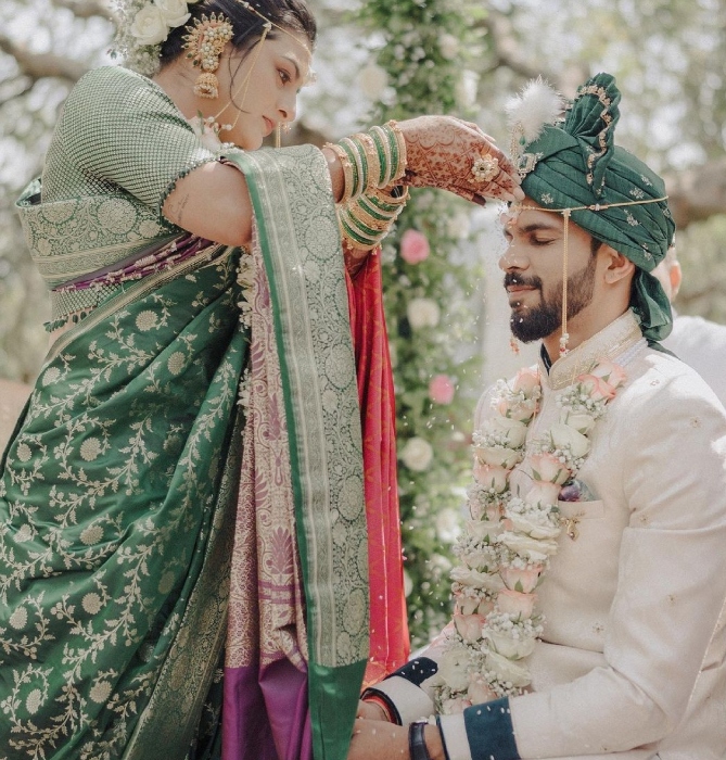 utkarsha and ruturaj on their maharashtrian wedding