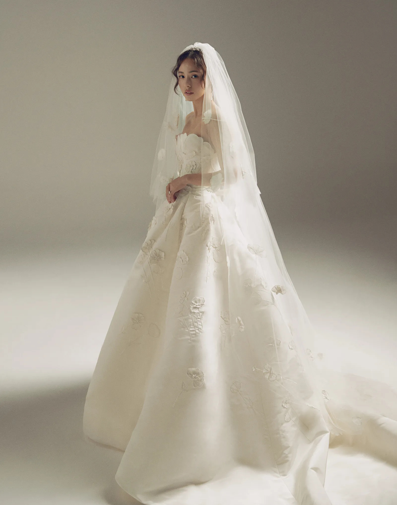 OLOEY Elegant A Line Matte Satin Korea Wedding Dresses Photo shoot Puff  Short Sleeves Princess Photo shoot Bridal Gowns | Beyondshoping | Free  Worldwide Shipping, No Minimum!