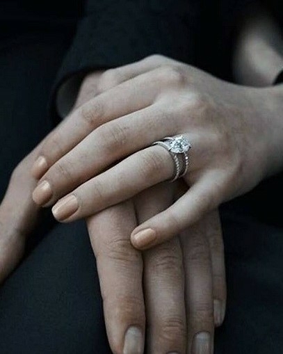 Sophie Turner Shows Off Gorgeous Diamond Wedding Ring on Instagram