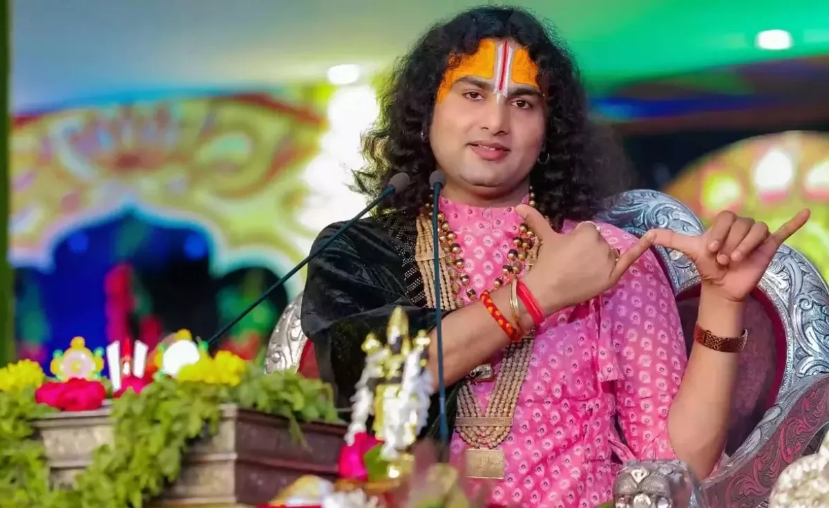 Aniruddhacharya Maharaj's birthplace, parents, and educational background