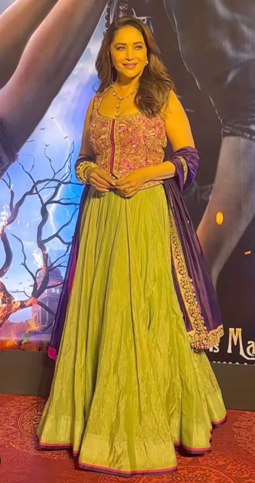 madhuri shilpa shetty outfit