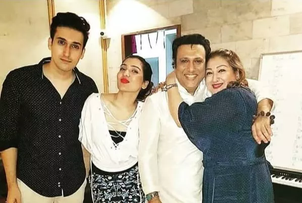 Tina Ahuja, Reddit, Sunita Ahuja, Period Pains