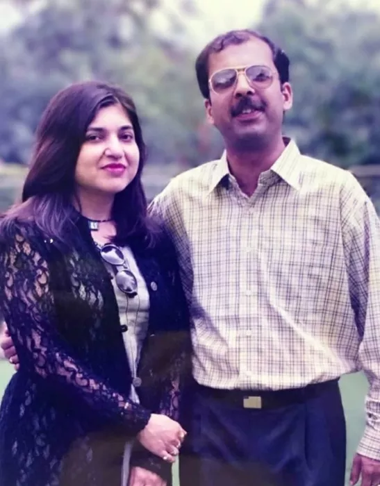 Alka Yagnik Love Story Neeraj Kapoor Separation 28 Years Long Distance Marriage