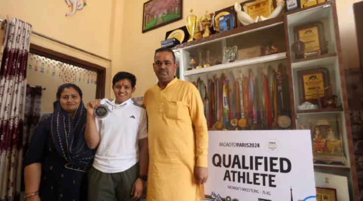 Reetika Hooda Wiki Bio Farmer Daughter Handball First Indian 76 Kg U 23 Champion Olympics